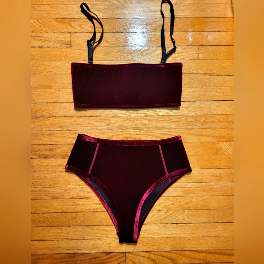 Nwot Hoaka Sara Wine Velvet Bikini